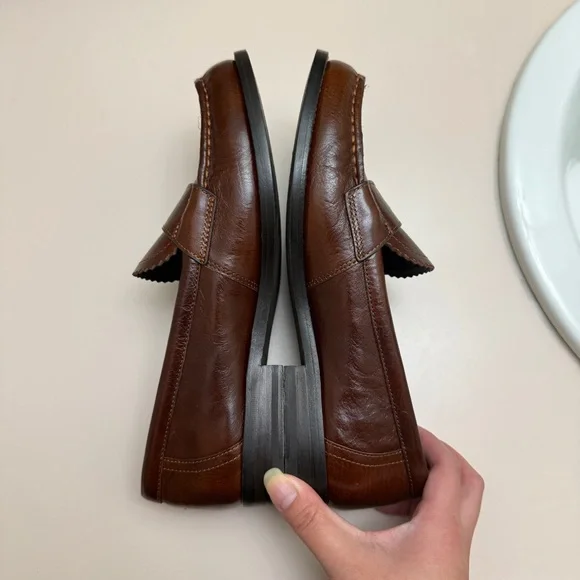 Tory Burch Classic Loafer in Negroni - Picture 4 of 11